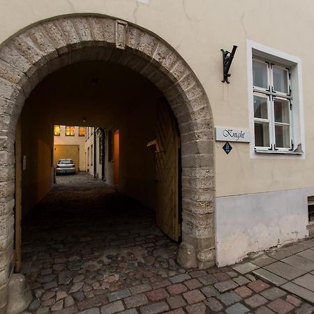 The Knight House Hostel Tallinn Exterior foto