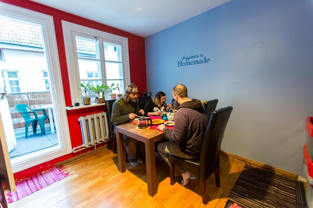The Knight House Hostel Tallinn Exterior foto